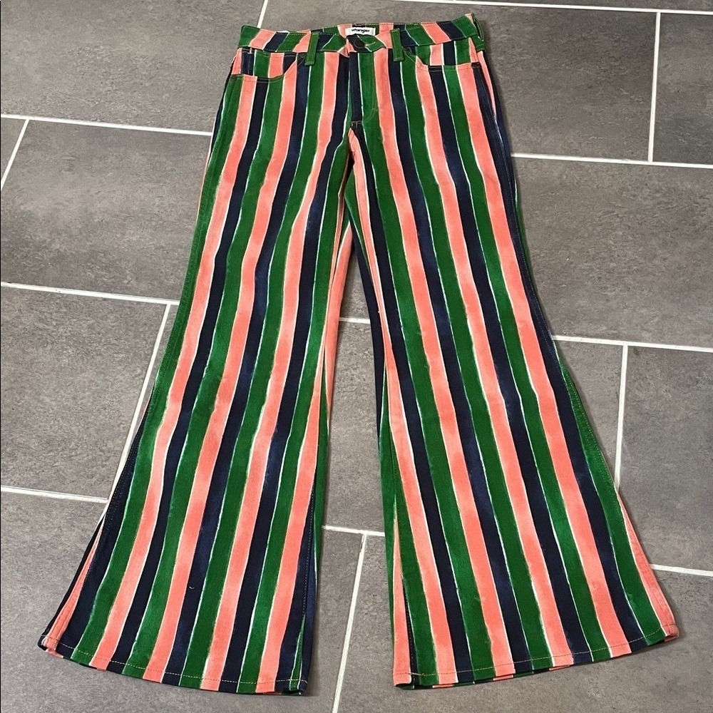 Wrangler Stripe Wanderer 622 Mid-Rise Flare Jeans
Size 26X32 - Picture 3 of 14
